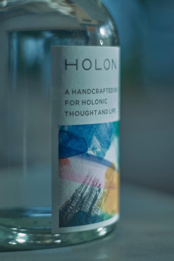 HOLON GIN ORIGINAL 500mlの商品画像0168bb99-4459-465d-9a30-bb6bbe12cd42
