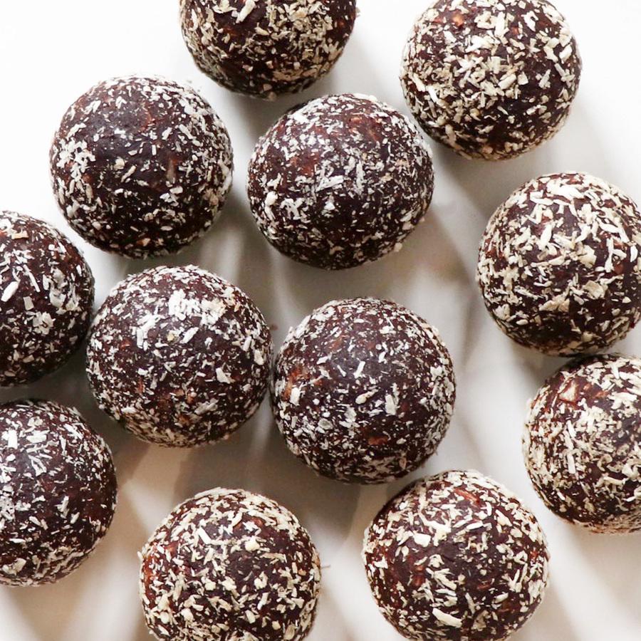 【ヴィーガン、グルテンフリー】トム&ルーク フルーツ&ナッツチョコレートボールダークストロベリー88g の商品画像272ac7ef-604f-472a-bf93-732f112f69db
