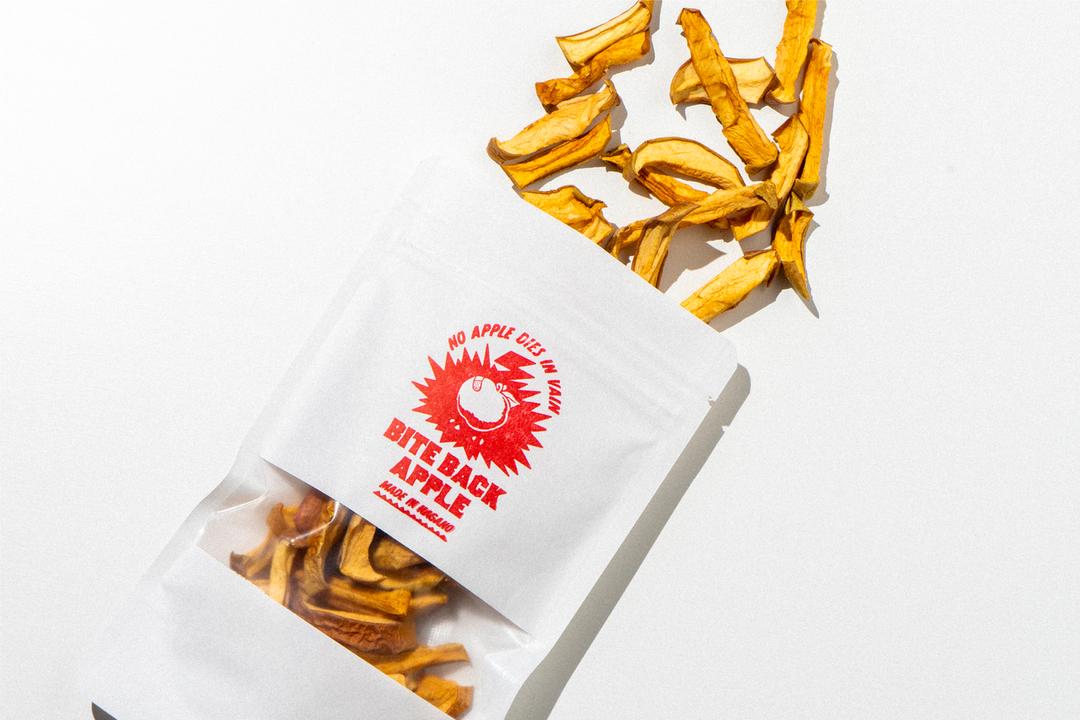BITE BACK APPLE SNAPSの商品画像30ef1c70-e643-4f8a-820d-0db242d91eb0