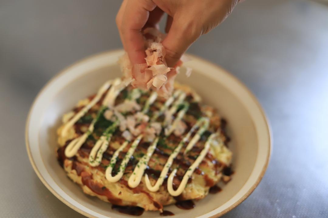 お出汁にもトッピングにも使える花かつお 50g 鰹節を一本ずつ直火で丁寧に焼き上げた後、繊細に薄削りした花かつおの商品画像3437f205-4825-41e3-b9b3-dae12769381a