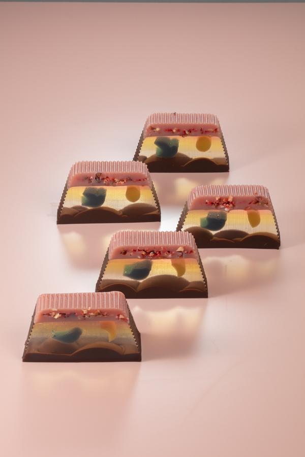 チョコ羊羹ファンタジア Fly Me to The Moon Chocolateの商品画像42c33333-505d-4615-a8ae-76f455370f51