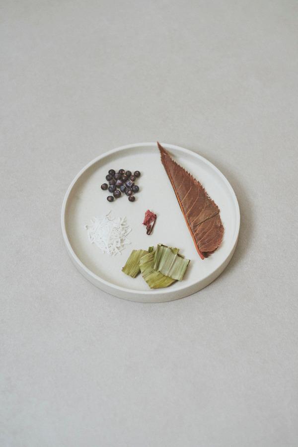 HOLON GIN SEASONAL 桜 500mlの商品画像5c67829b-d158-4d9e-b54a-4266ea32fd8b