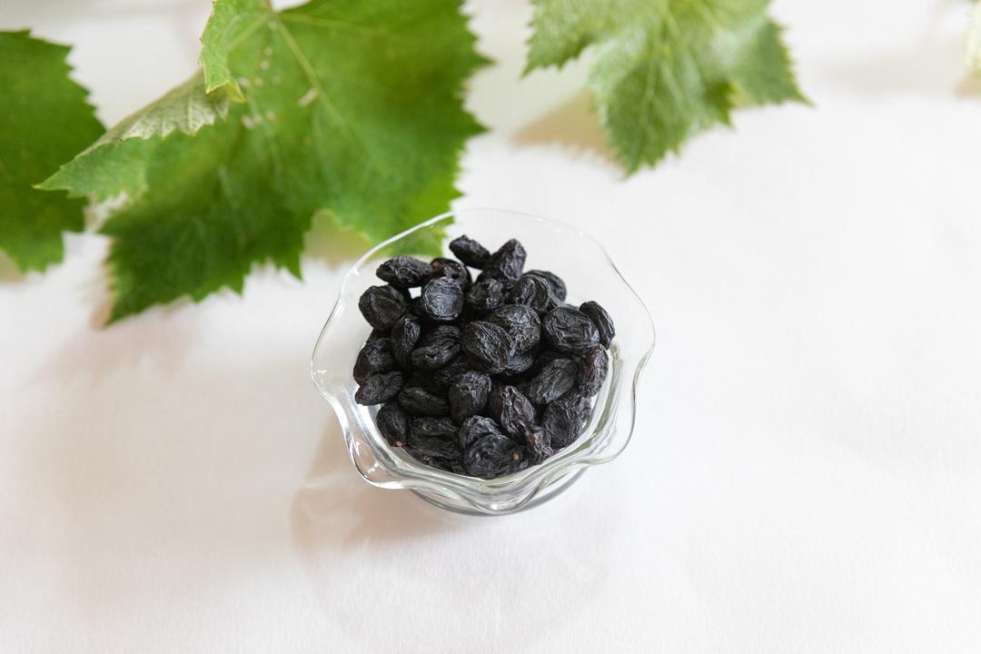 イラニアン・ブラックレーズンの商品画像60fe9a69-5fc2-4ae0-a469-a3823705cc22