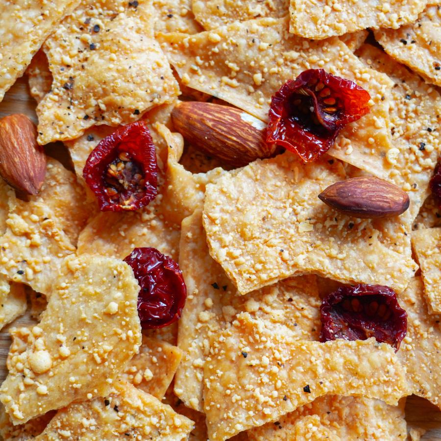 みんなでカンパイ!クラッカー 小 50gの商品画像680870b3-a3bd-43c0-bce8-ac7e222d0445