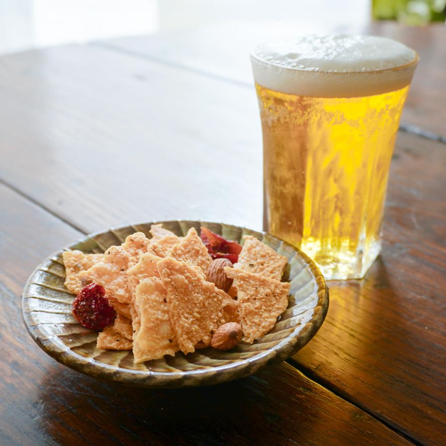 みんなでカンパイ!クラッカー 大 110gの商品画像717ac232-660c-45a9-9595-25ed2bcf530a