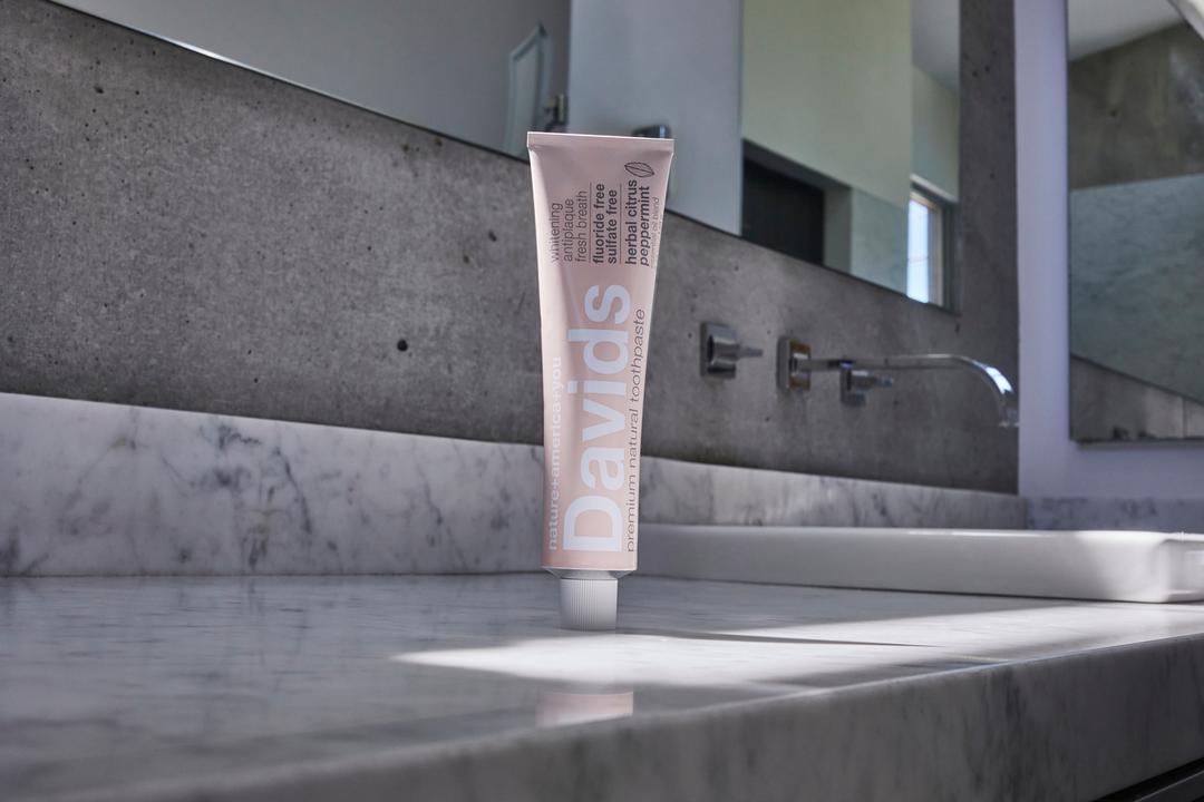 Davids ホワイトニングトゥースペースト(ハーバルシトラスミント)の商品画像82afaf99-1ad3-4772-8968-9ce948e9711f