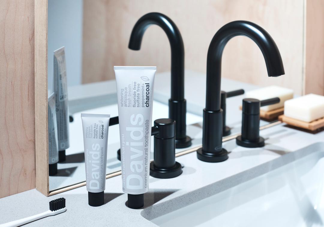 Davids ホワイトニングトゥースペースト(チャコール)の商品画像8636c379-dda9-48b4-b902-cca7cf635709