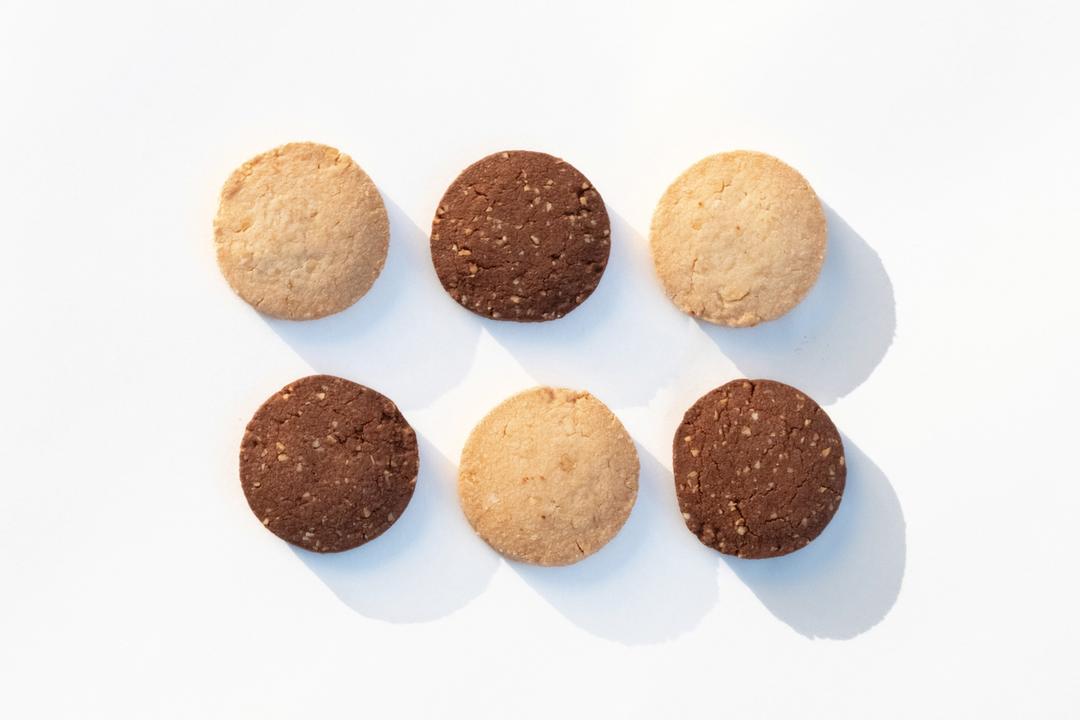 太陽と潮風のピーナッツ塩サブレ プレーン&ココアの商品画像9635793e-7dd1-4639-8127-9b0e254839f1