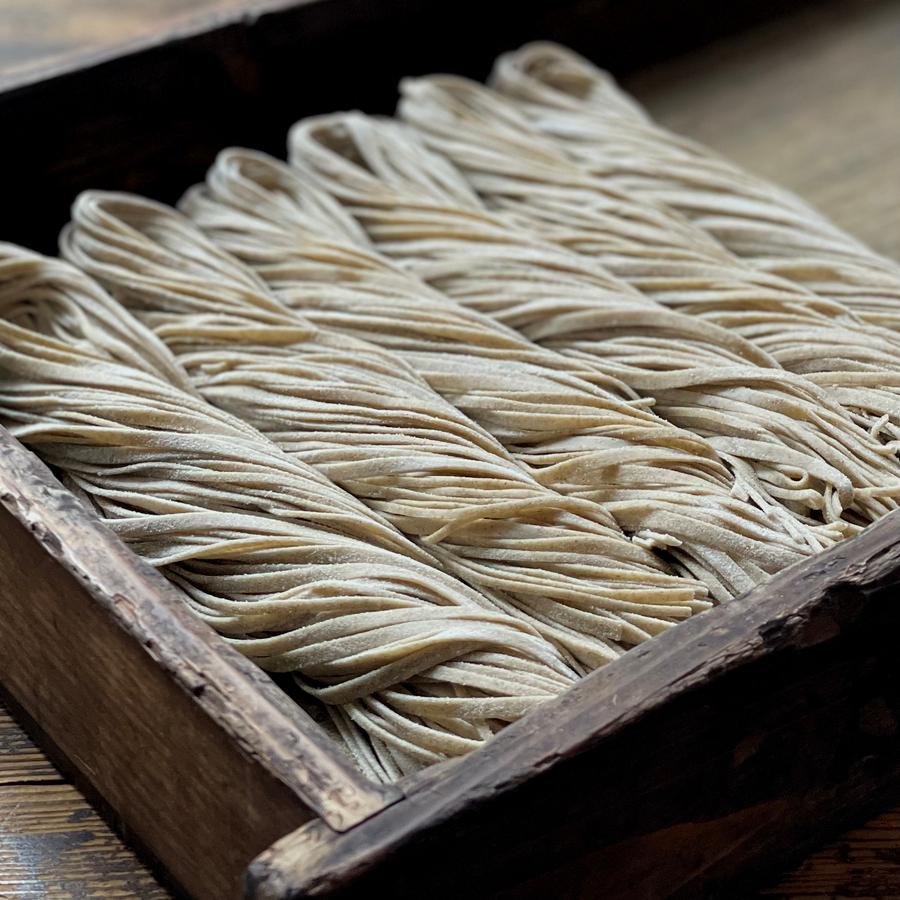 (機械式)生裁ちそば140g×20食×3箱(合計60食)/極太乱切り(要冷凍)の商品画像991a958d-e61d-4a5d-8495-43da48c000bd