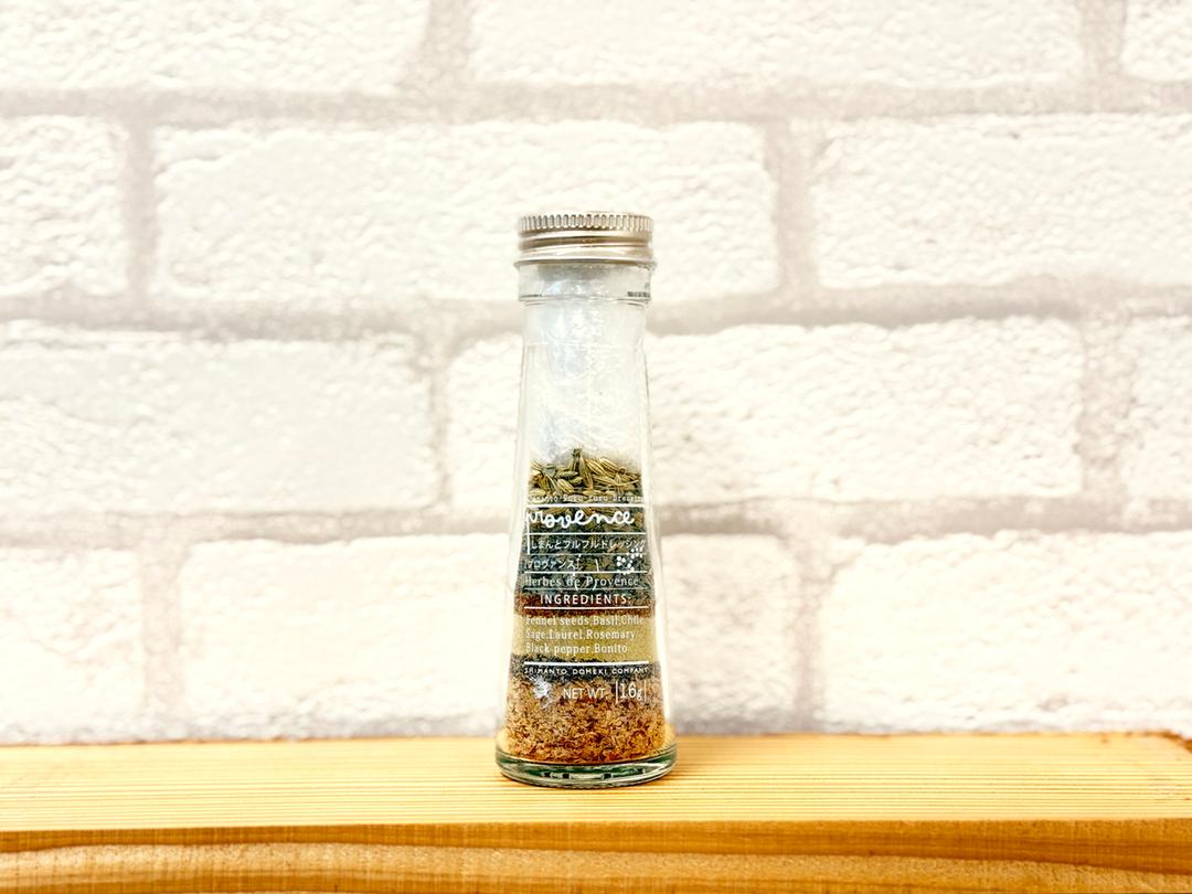 高知・四万十の伝統「鰹節」× 南仏の香り「プロヴァンスハーブ」が融合。しまんとフルフルドレッシング(プロヴァンス)の商品画像a7ab329f-064b-4b40-bec9-3253256402d4