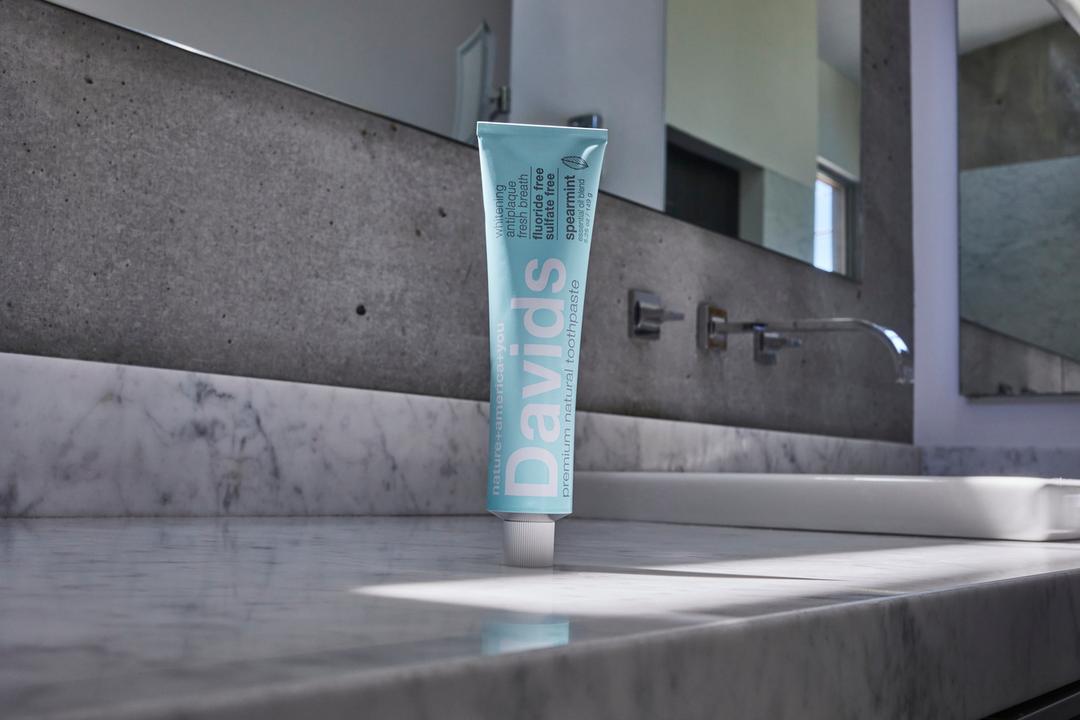 Davids ホワイトニングトゥースペースト(スペアミント)の商品画像b189f00a-2446-4c9b-b466-c350800f418f