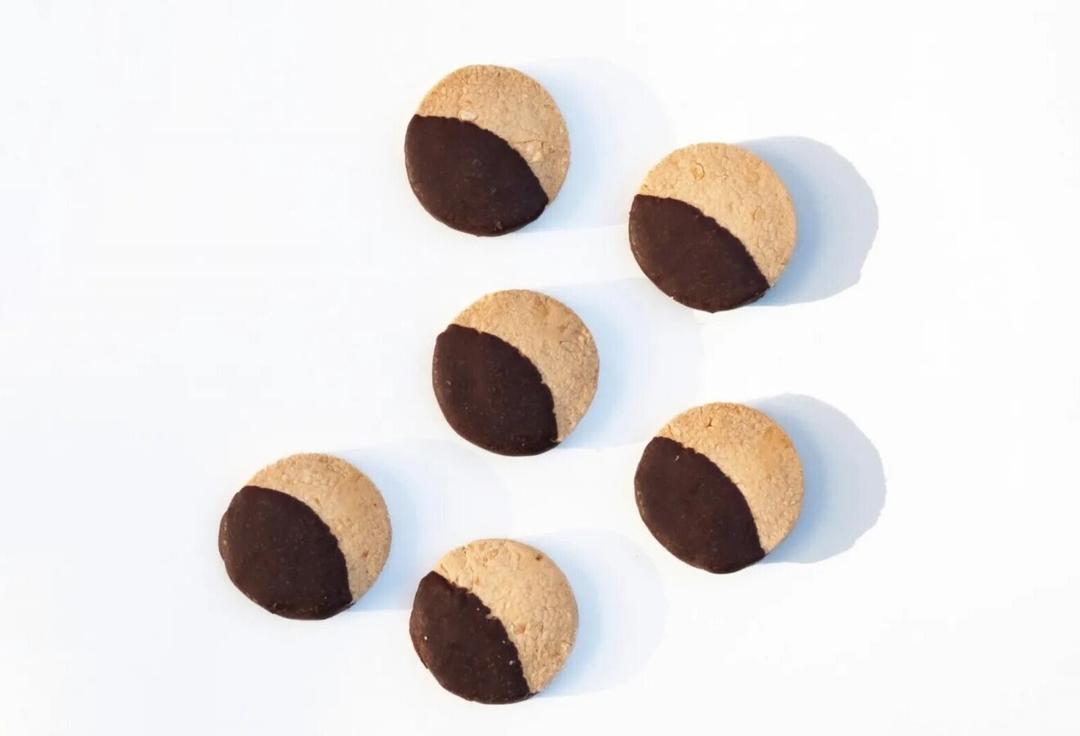 【冬季限定】太陽と潮風のピーナッツ塩サブレ チョコの商品画像b4cc621b-c2a0-4a3e-b9f9-abc4708291f1