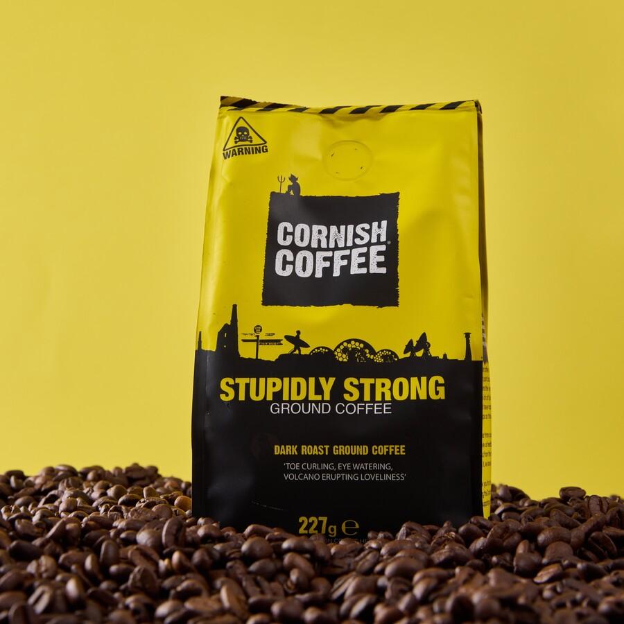 ≪Cornish Tea&Coffee≫【英国コーンウォール発】力強い焙煎コーヒー Stupidly Strong Ground - 227gの商品画像b9e92bb5-6680-44d2-b937-35f22416af33