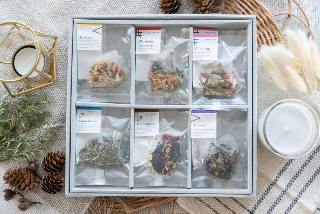 【小売用】daytune. tea ボックス・M(個包装入ティーバッグ6種類×2個)┃クラフトハーブティー・ノンカフェインの商品画像be6918f7-63eb-4b4a-b363-00ea762e3ff7
