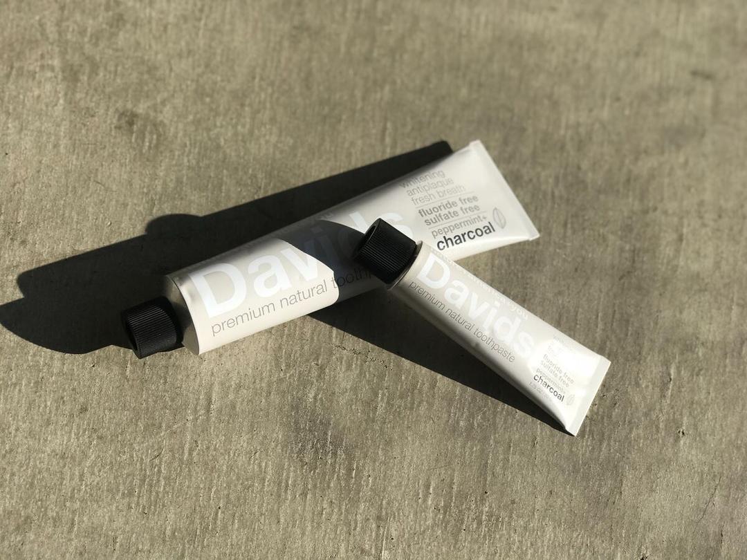 Davids ホワイトニングトゥースペースト(チャコール)の商品画像cbf28410-12b3-4edb-b943-be729bbaa77d