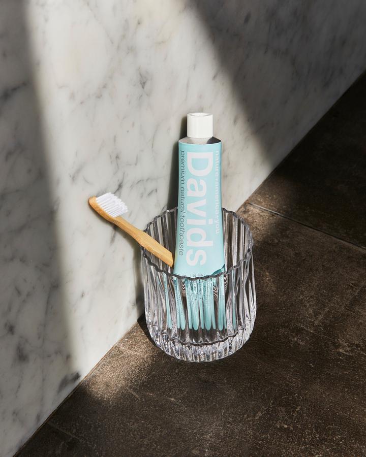 Davids ホワイトニングトゥースペースト(スペアミント)の商品画像d8bb6ccc-6254-4342-a7c8-cbb6b557ed27