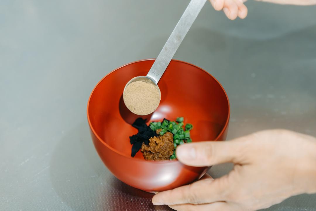 京のだしパウダー 80g 煮物などのお出汁としてはもちろん、お好み焼きやおひたしのトッピングとしての商品画像e067de1d-7fb4-46fa-9b45-d65dc15828f9