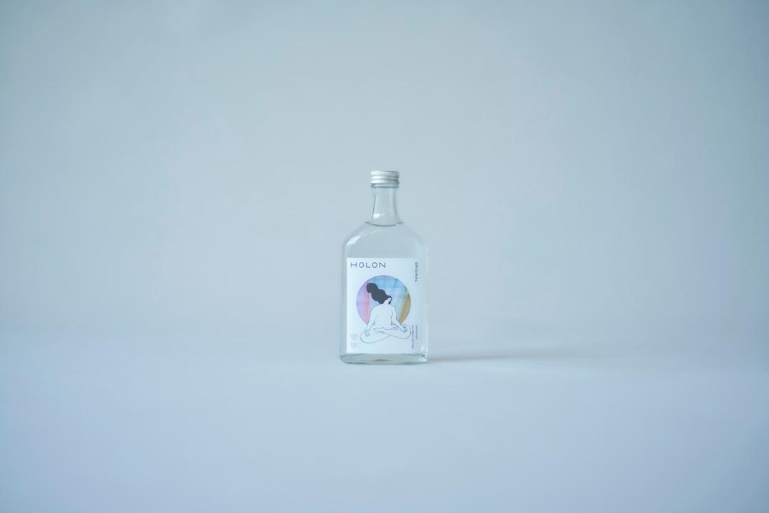 HOLON GIN ORIGINAL 200ml の商品画像e5fe1dfb-840a-4704-b5ee-49595b169d9d