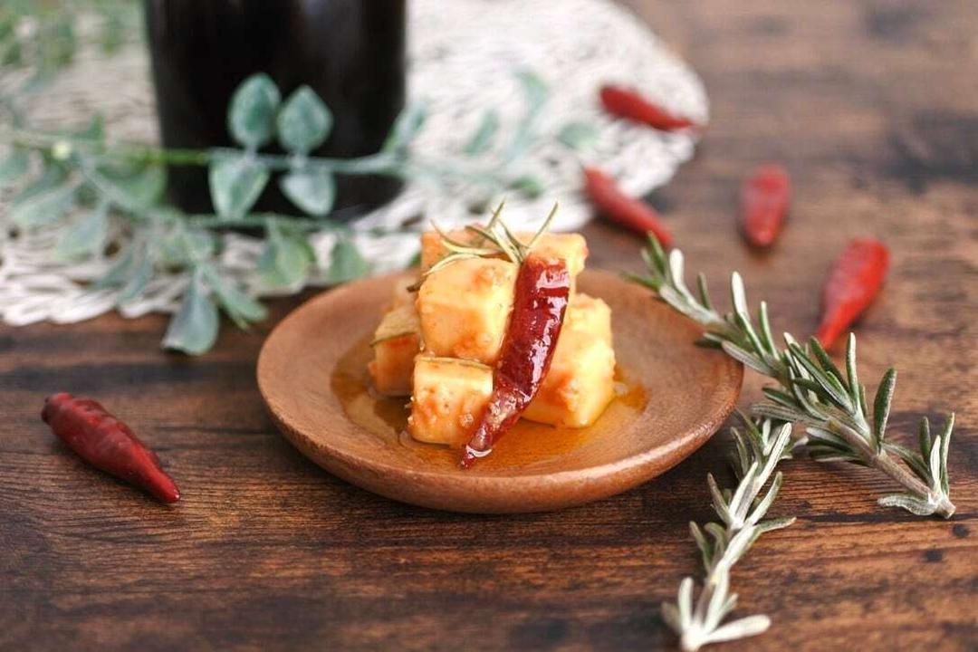 ごろっとうまみ チーズのオイル漬<味噌&ハーブ> 100gの商品画像ea651cac-ff37-4318-b700-560f2c824274