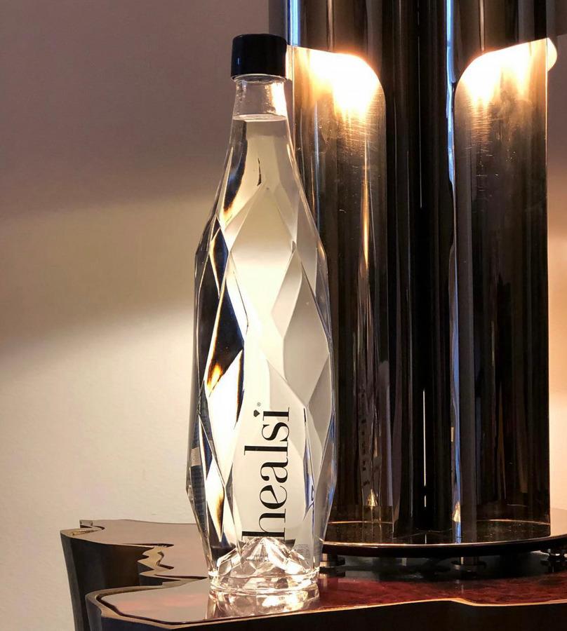 飲む、宝石。からだの内側から輝く、プレミアムシリカ水「healsi(ヘアルシ)」【※こちらは予約商品で7月下旬入荷予定となります】の商品画像f1d8da6a-bc42-4581-93cb-72a15ad74dc8