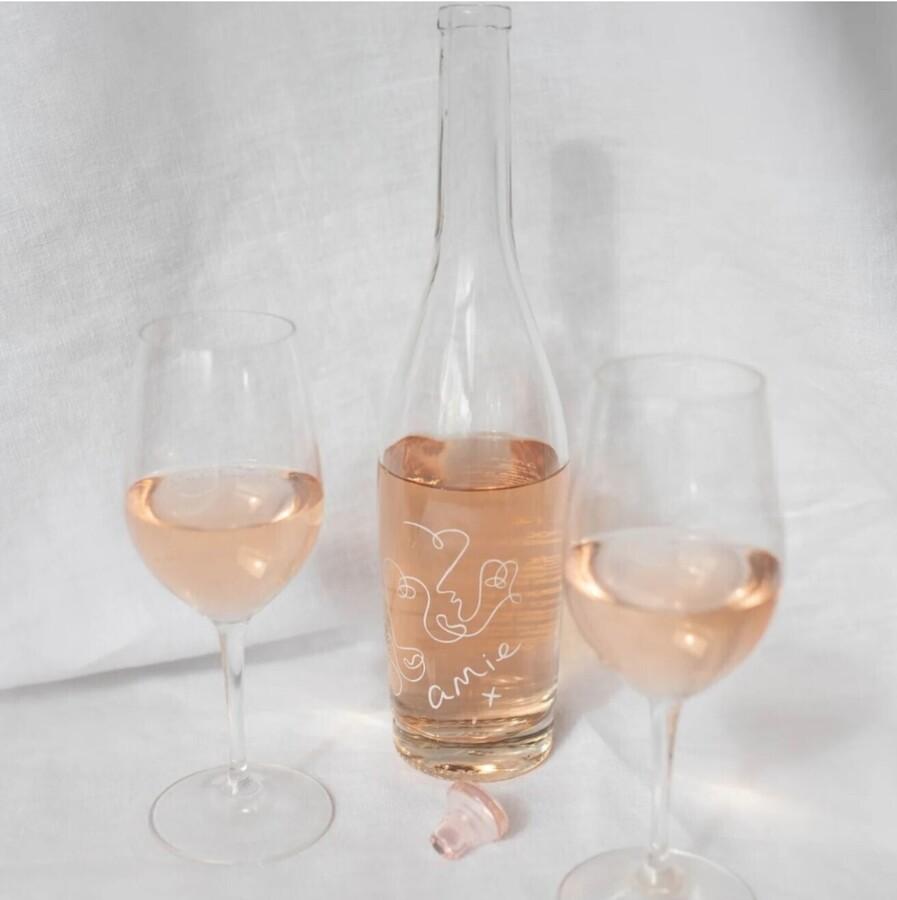 amie x プレミアムロゼ 750mlの商品画像f3a01bc7-e267-4425-bea3-2e8c1b8d2497