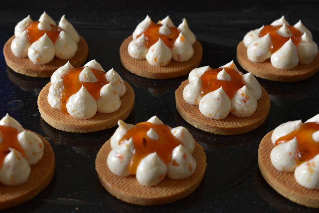 アプリコットラベンダーバターサンドの商品画像f3e2efd3-8d75-4fe5-9b75-583756a96456